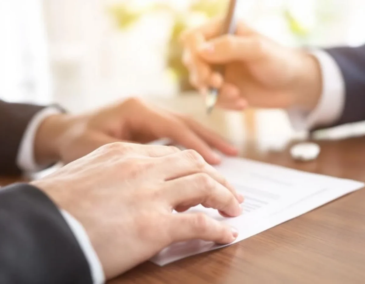 Nullité du contrat d'assurance prêt immobilier pour réticence intentionnelle : enjeux et conséquences juridiques